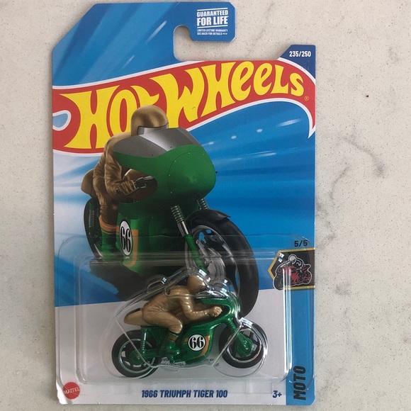 Mattel Hot Wheels Green Triumph Tiger 100 Motorcycle - Picture 1 of 8